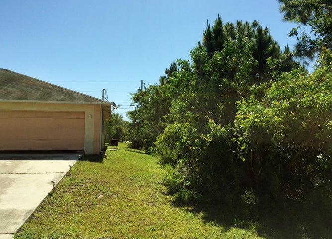 Homes for sale in Port Saint Lucie, FL | 3173 Sw Fambrough Street, Port Saint Lucie, FL 34953 | MLS# R10319549