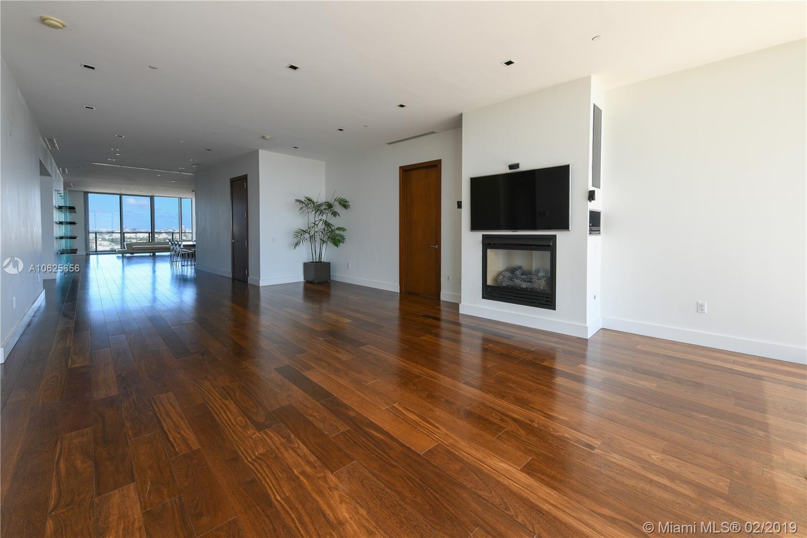 800 S Pointe Dr #1903, Miami Beach FL 33139