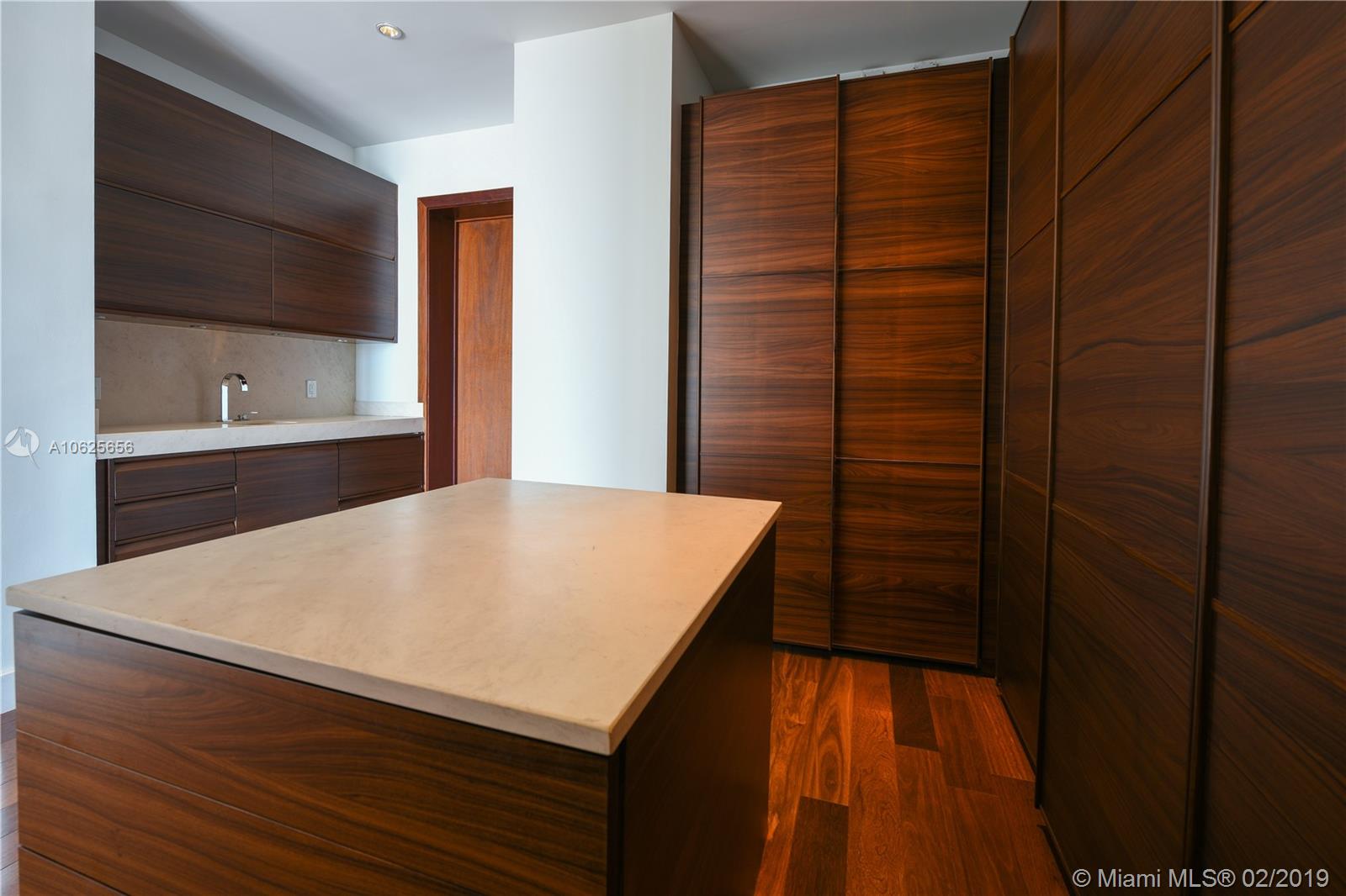 800 S Pointe Dr #1903, Miami Beach FL 33139