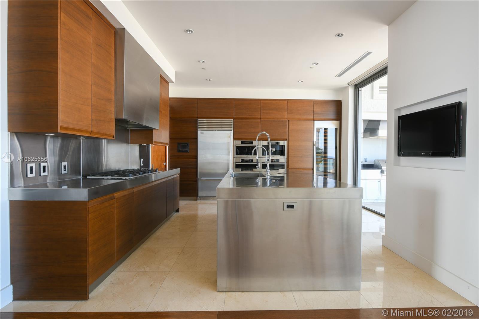 800 S Pointe Dr #1903, Miami Beach FL 33139