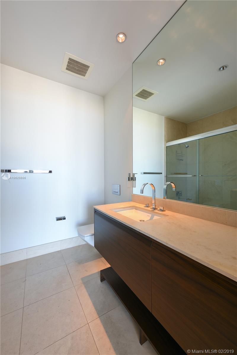 800 S Pointe Dr #1903, Miami Beach FL 33139