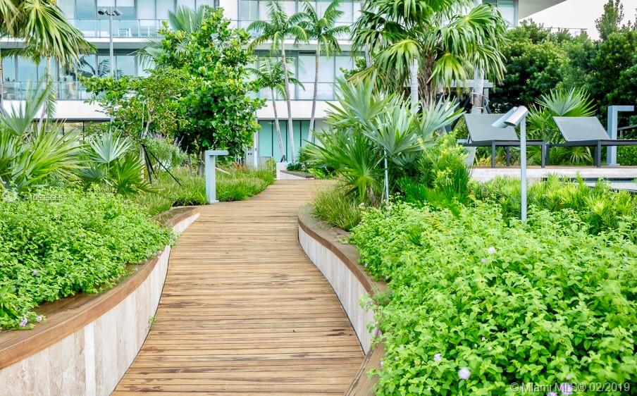 800 S Pointe Dr #1903, Miami Beach FL 33139