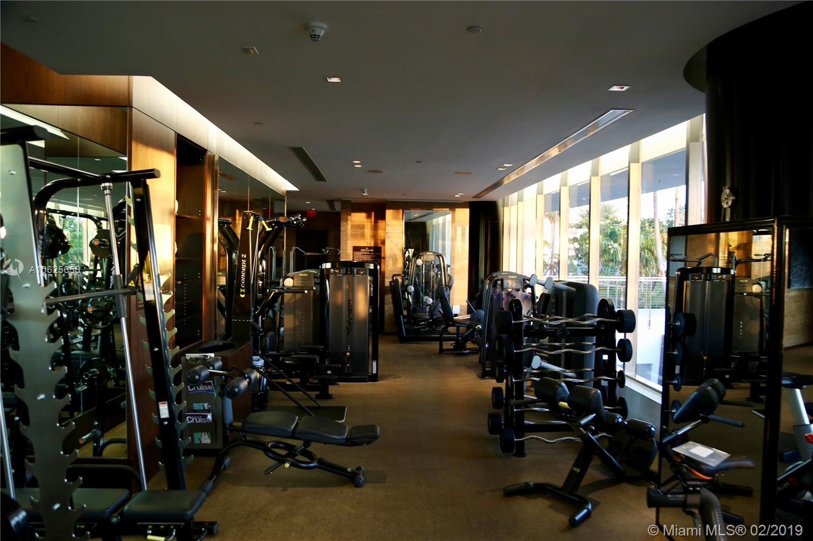 800 S Pointe Dr #1903, Miami Beach FL 33139