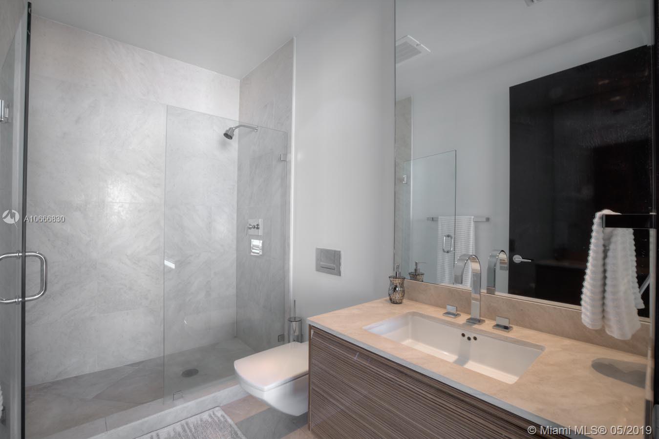 800 S Pointe Dr #903, Miami Beach FL 33139