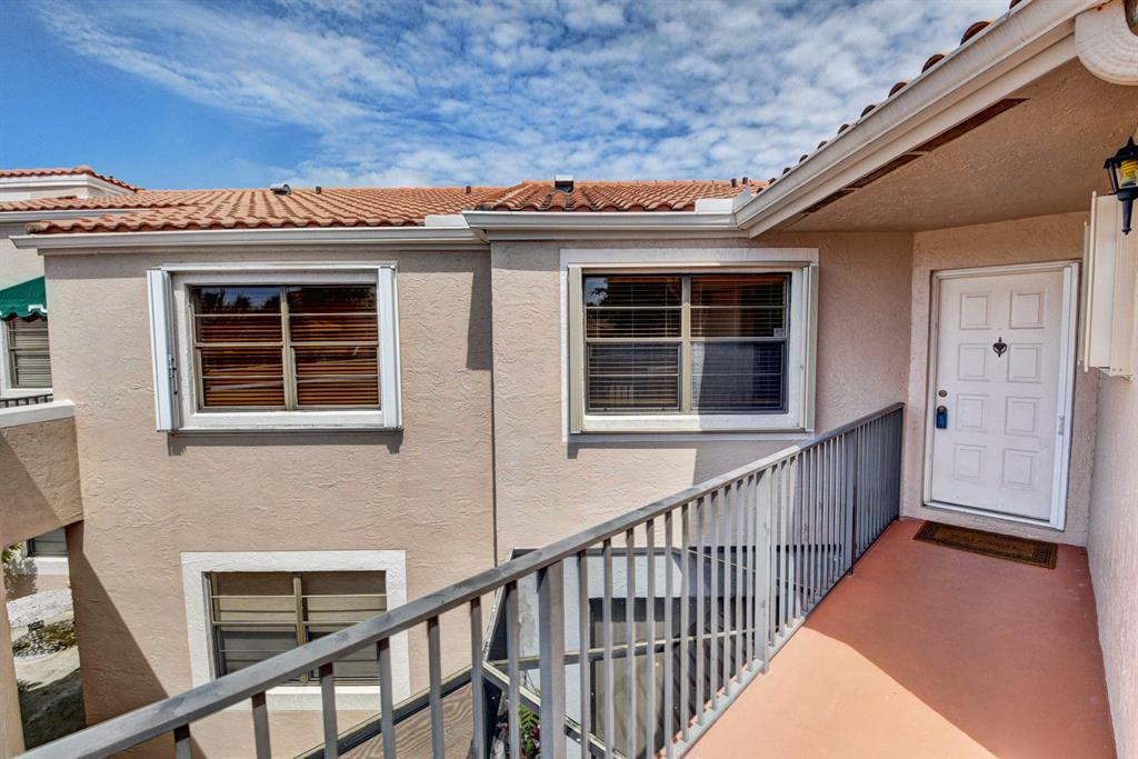 Homes for sale in Boca Raton, FL | 6670 Villa Sonrisa Dr #224, Boca Raton, FL 33433 | MLS# R10542418