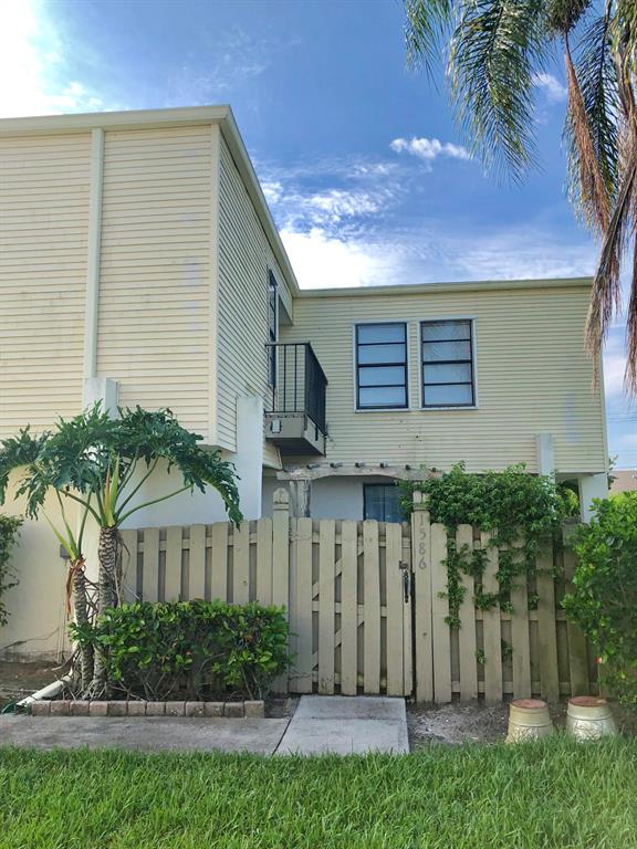 Homes for sale in Wellington, FL | 1586 Shaker Circle, Wellington, FL 33414 | MLS# R10543339