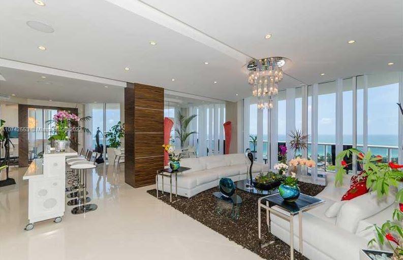 One Island Place Condo II