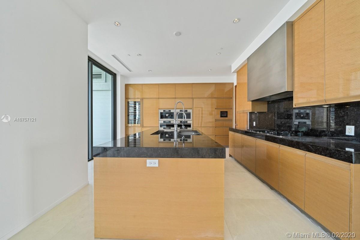 800 S Pointe Dr #1802, Miami Beach FL 33139