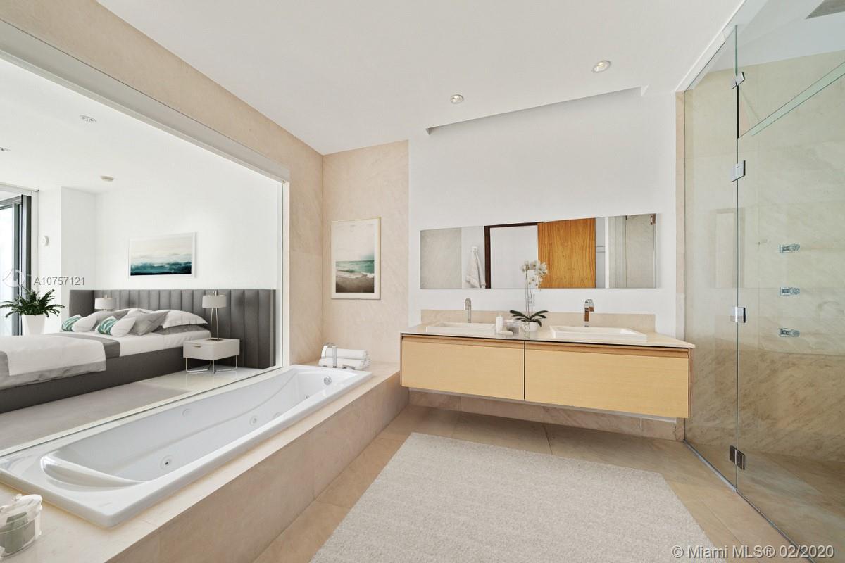 800 S Pointe Dr #1802, Miami Beach FL 33139