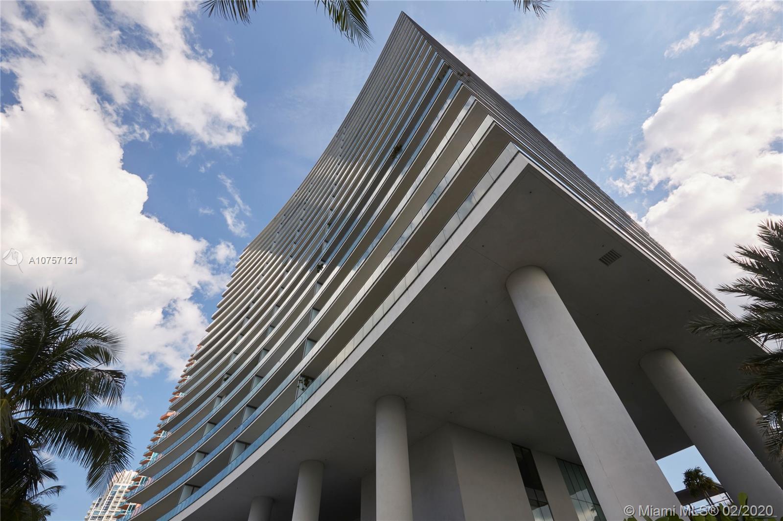 800 S Pointe Dr #1802, Miami Beach FL 33139