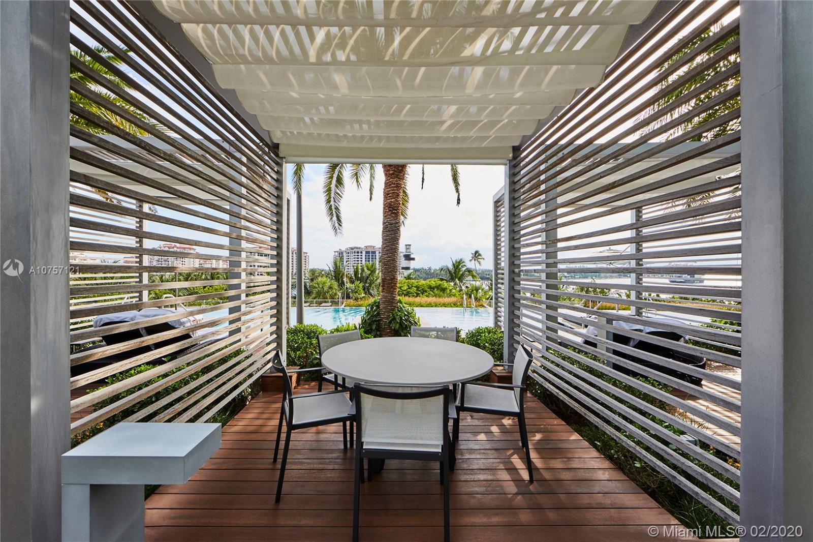 800 S Pointe Dr #1802, Miami Beach FL 33139
