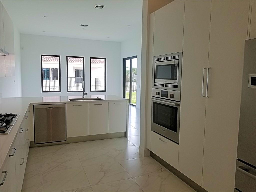 Homes for sale in Hollywood, FL | 5939 Brookfield Circle West #5939, Hollywood, FL 33312 | MLS# F10235696