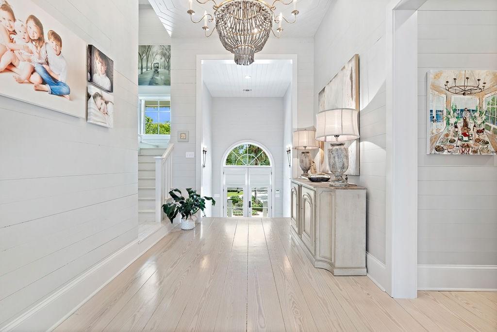 Homes for sale in Mandeville, LA | 100 Mulberry Ave, Mandeville, LA 70448 | MLS# 2262122