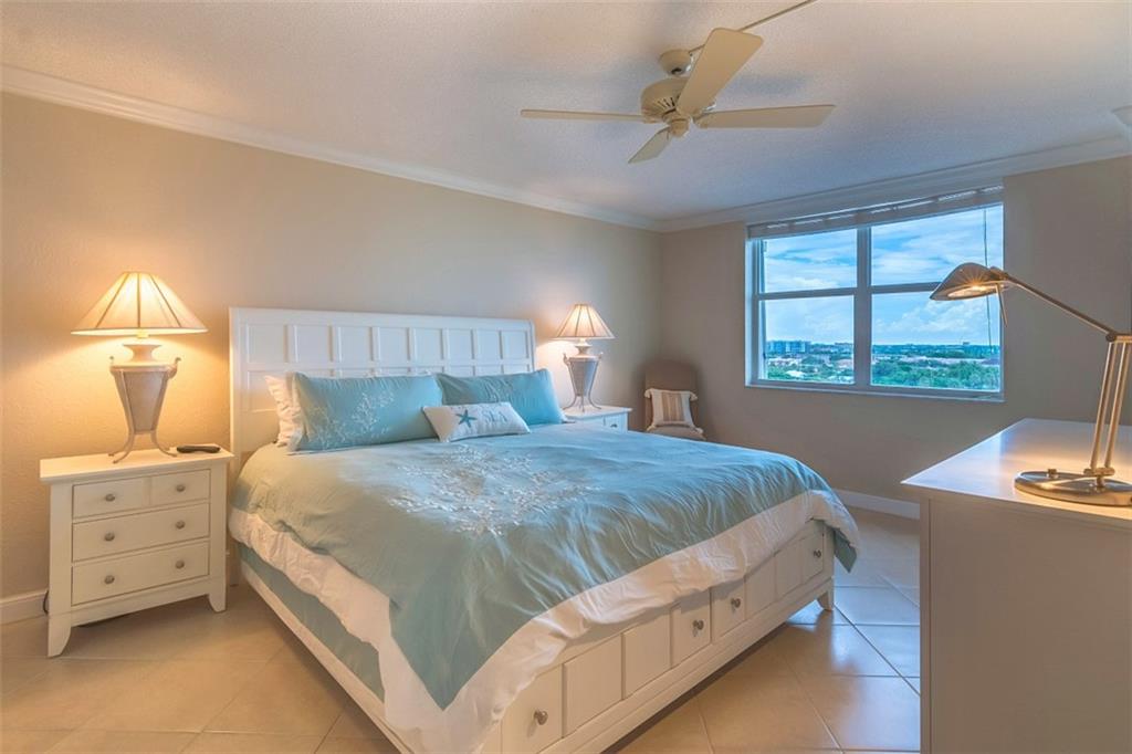 BEDROOM HOLDS AN OVERSIZED KING SIZE BED