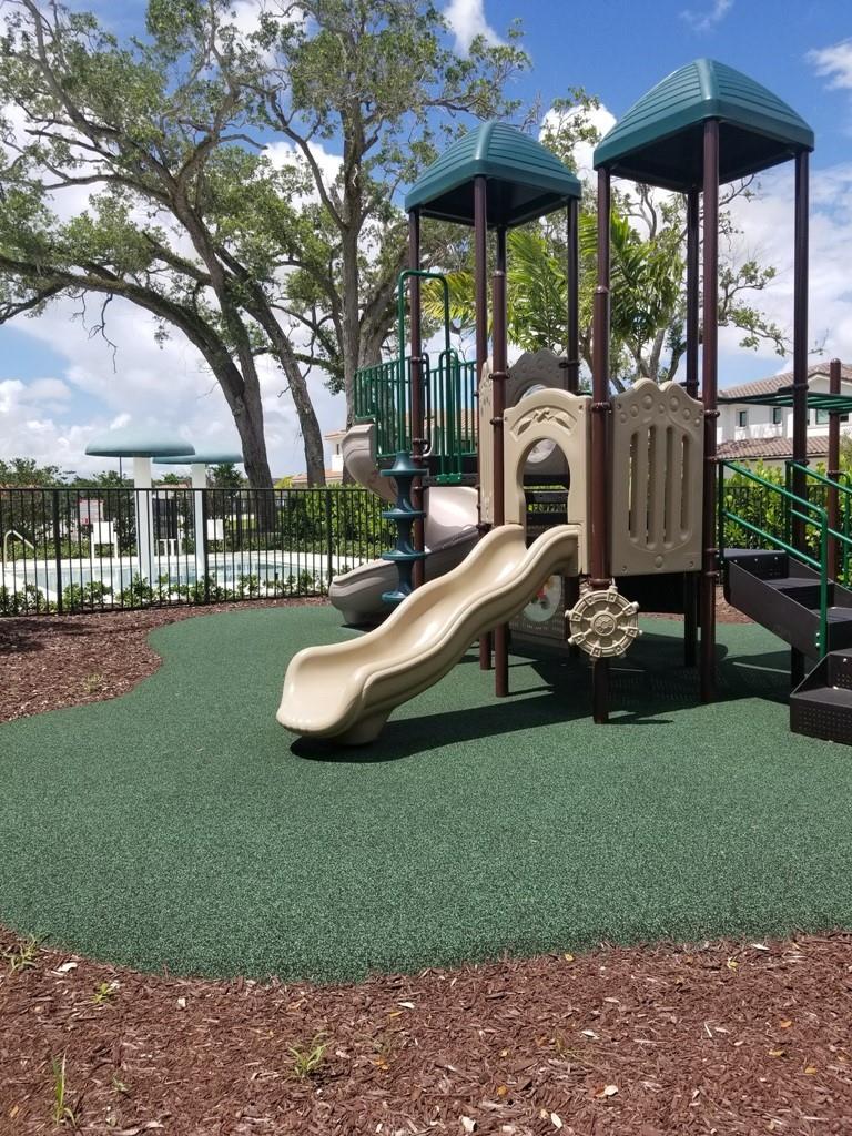 Tot Lot, Splash Pool