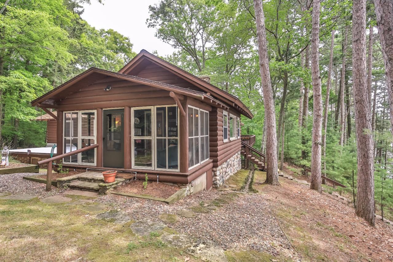 Tomahawk Lake Property 9201 Davies Rd Photo 1