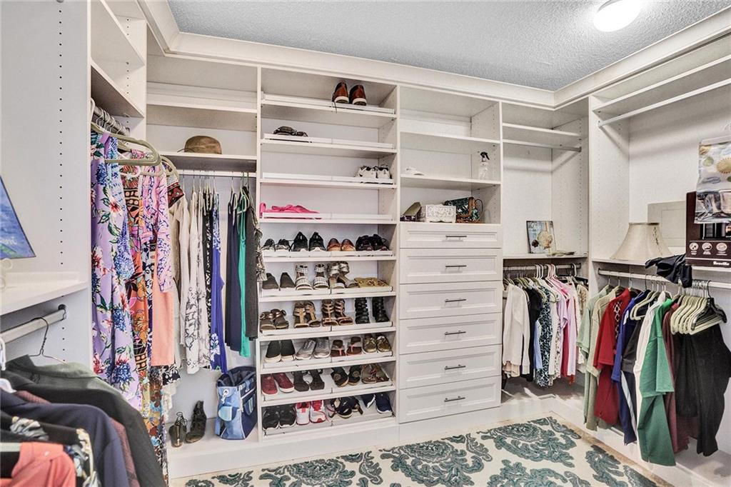 My dream of a tricked out primary bedroom closet.