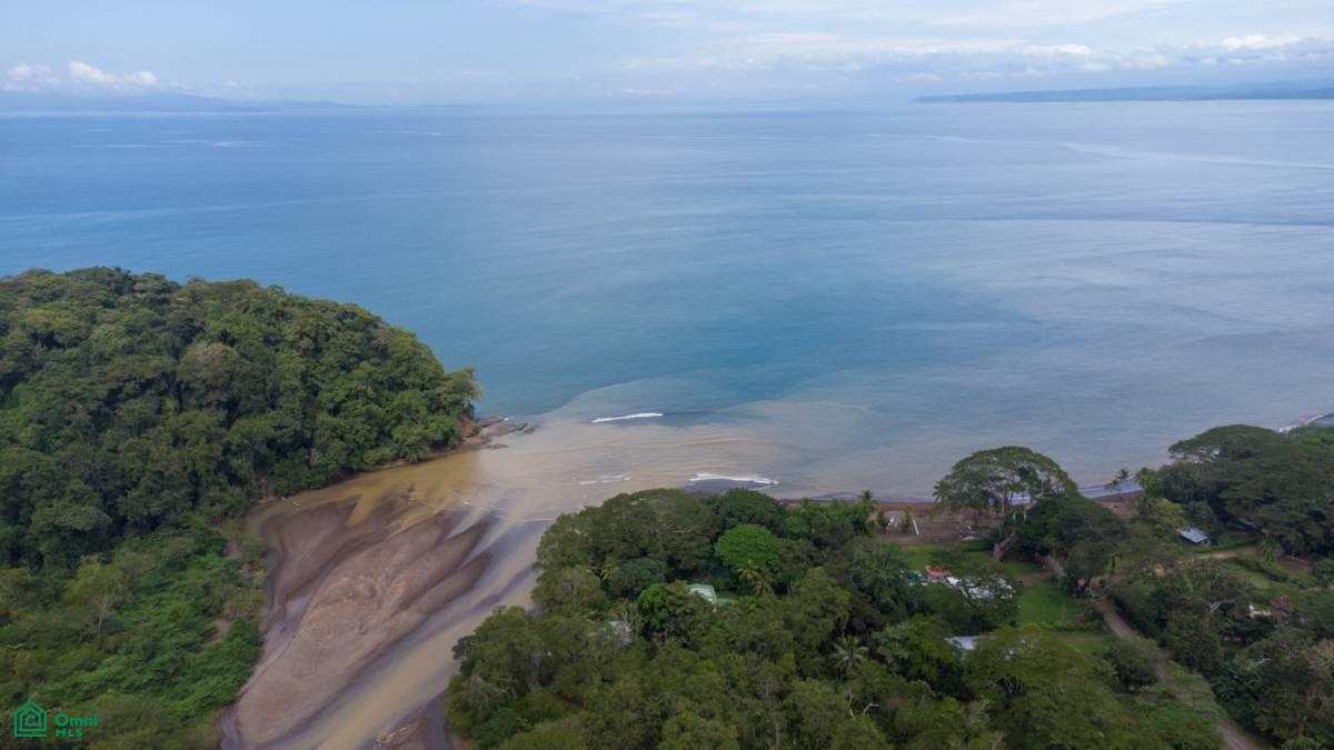 4 bed Single Family Homes For Sale in Garabito, Puntarenas - 1