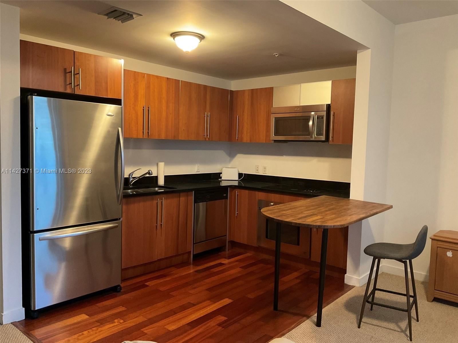 300 S Biscayne Blvd #T-1703, Miami FL 33131