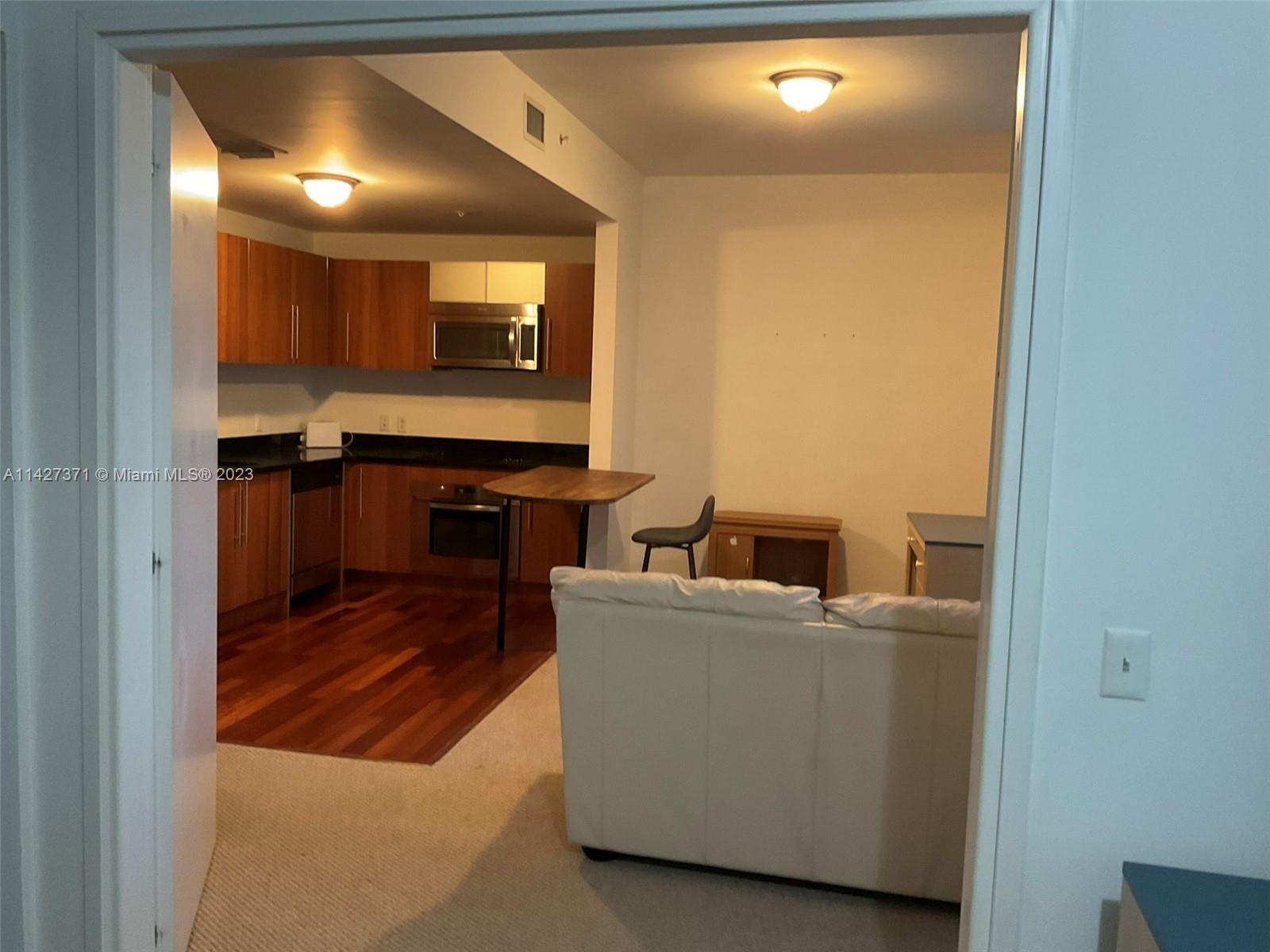 300 S Biscayne Blvd #T-1703, Miami FL 33131