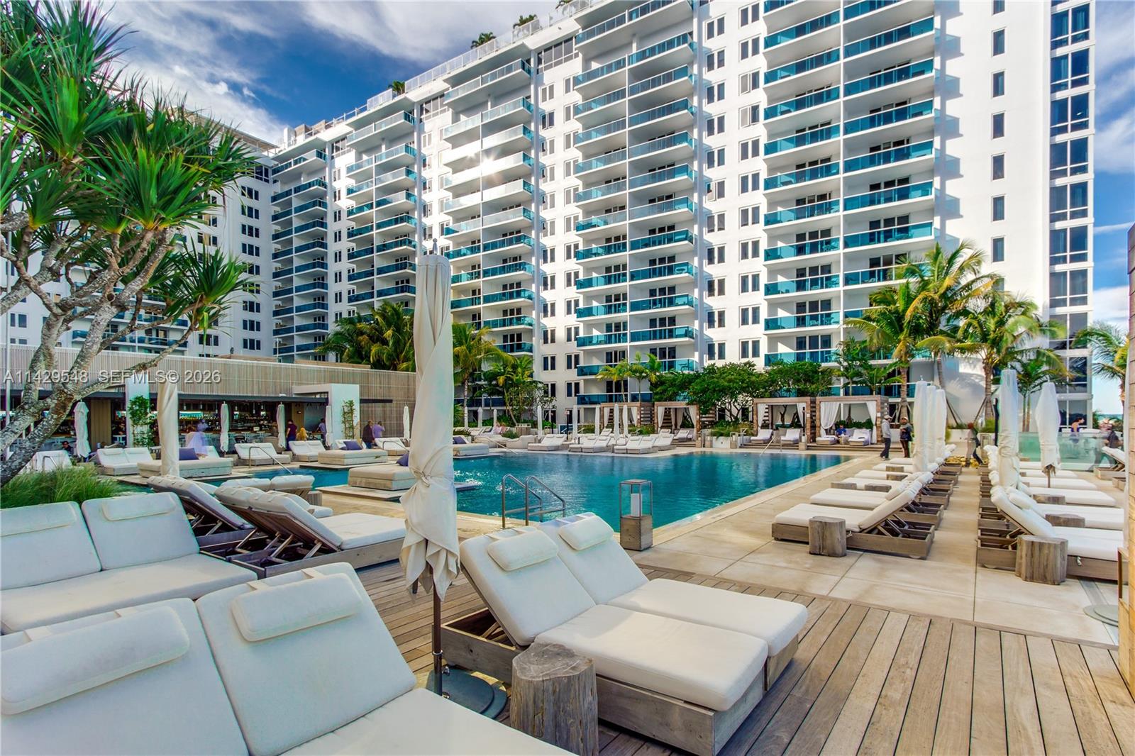 2399 Collins Avenue