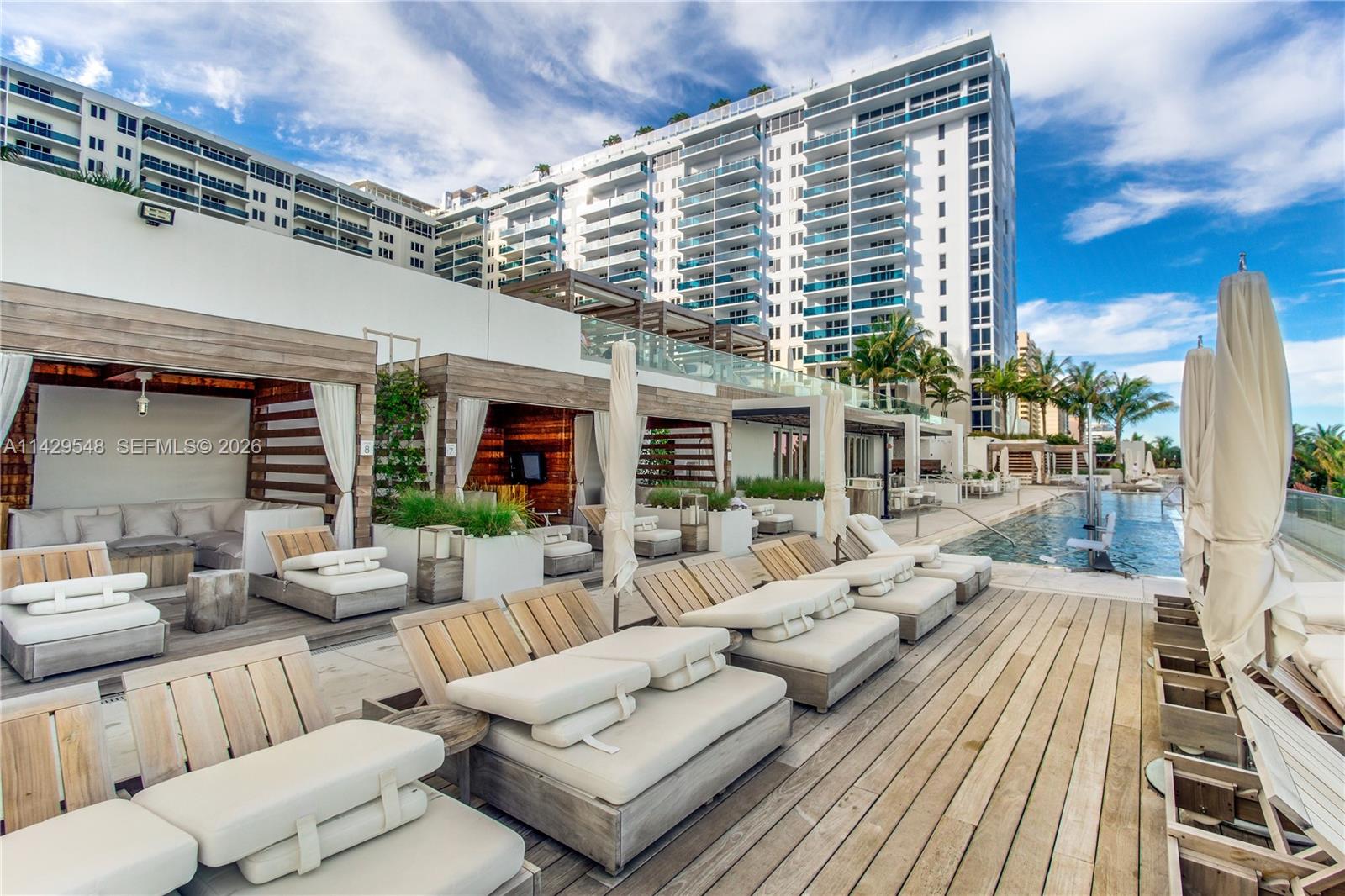 2399 Collins Avenue
