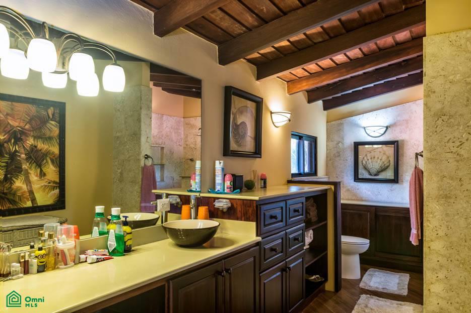 3 bed Single Family Homes For Sale in Parrita, Puntarenas - 1
