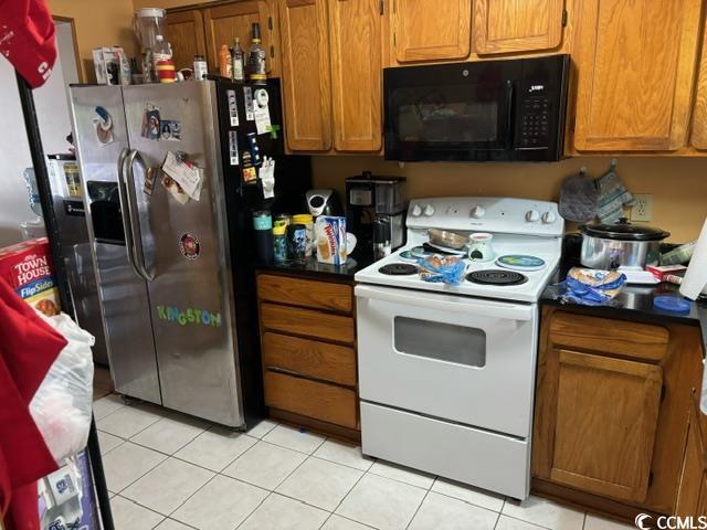 2412351 | Photo 2