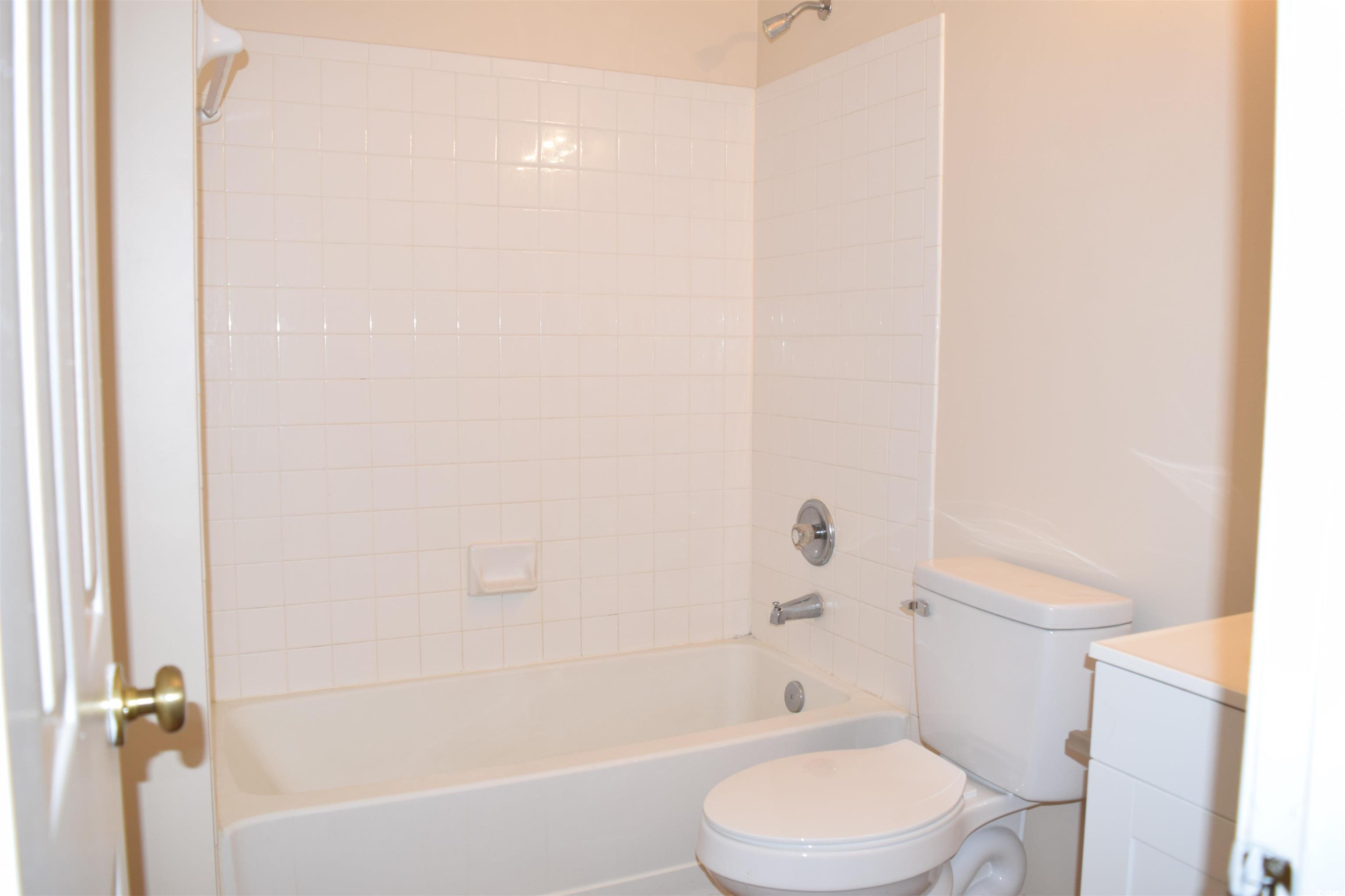 2413085 | Photo 23