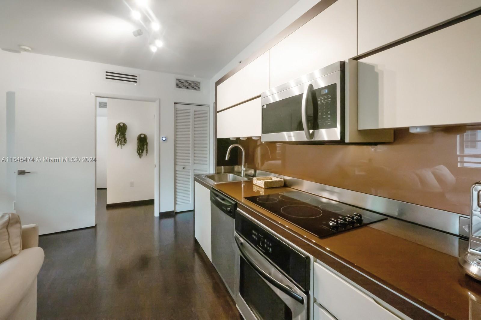 435 21 St #310, Miami Beach FL 33139