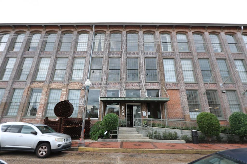 920-poeyfarre-st-102-new-orleans-la-70130/hzid_ec2a3878