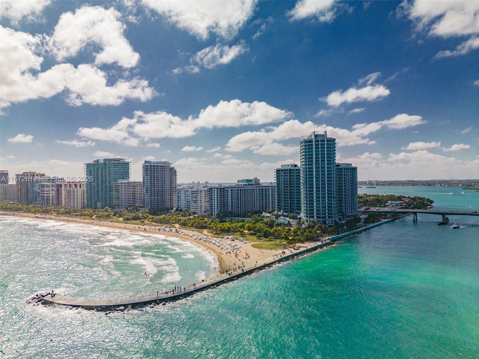 10295 Collins Ave Resdnta