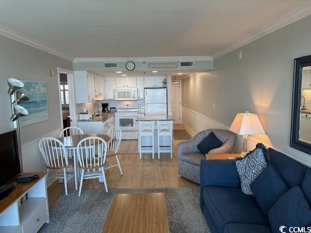 Homes for sale in Pawleys Island, SC | 601 Retreat Beach Circle #524, Pawleys Island, SC 29585 | MLS# 2424430