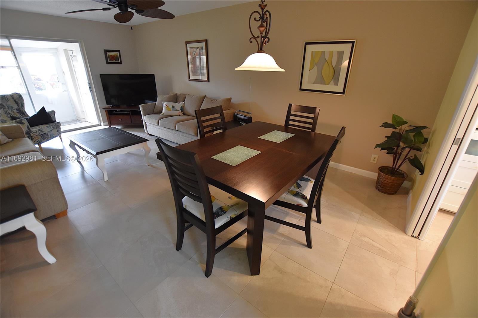Cresthaven Villas Condo 2