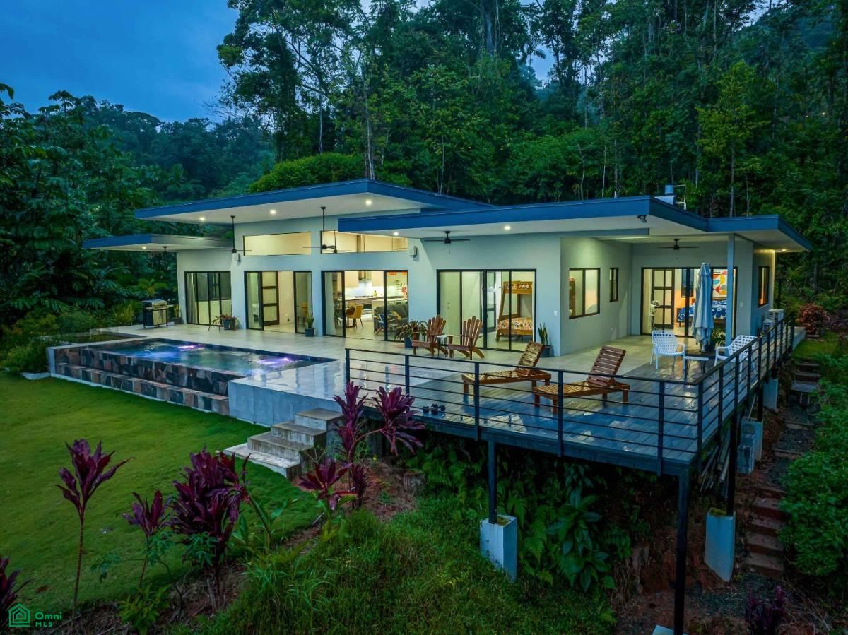 3 bed Single Family Homes For Sale in , Puntarenas - 1