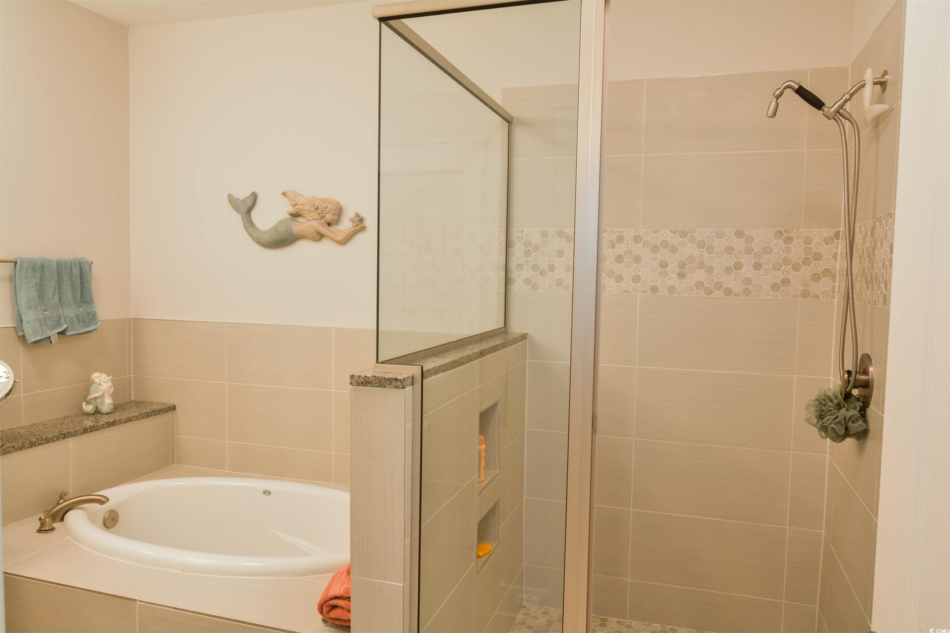 2500506 | Photo 23