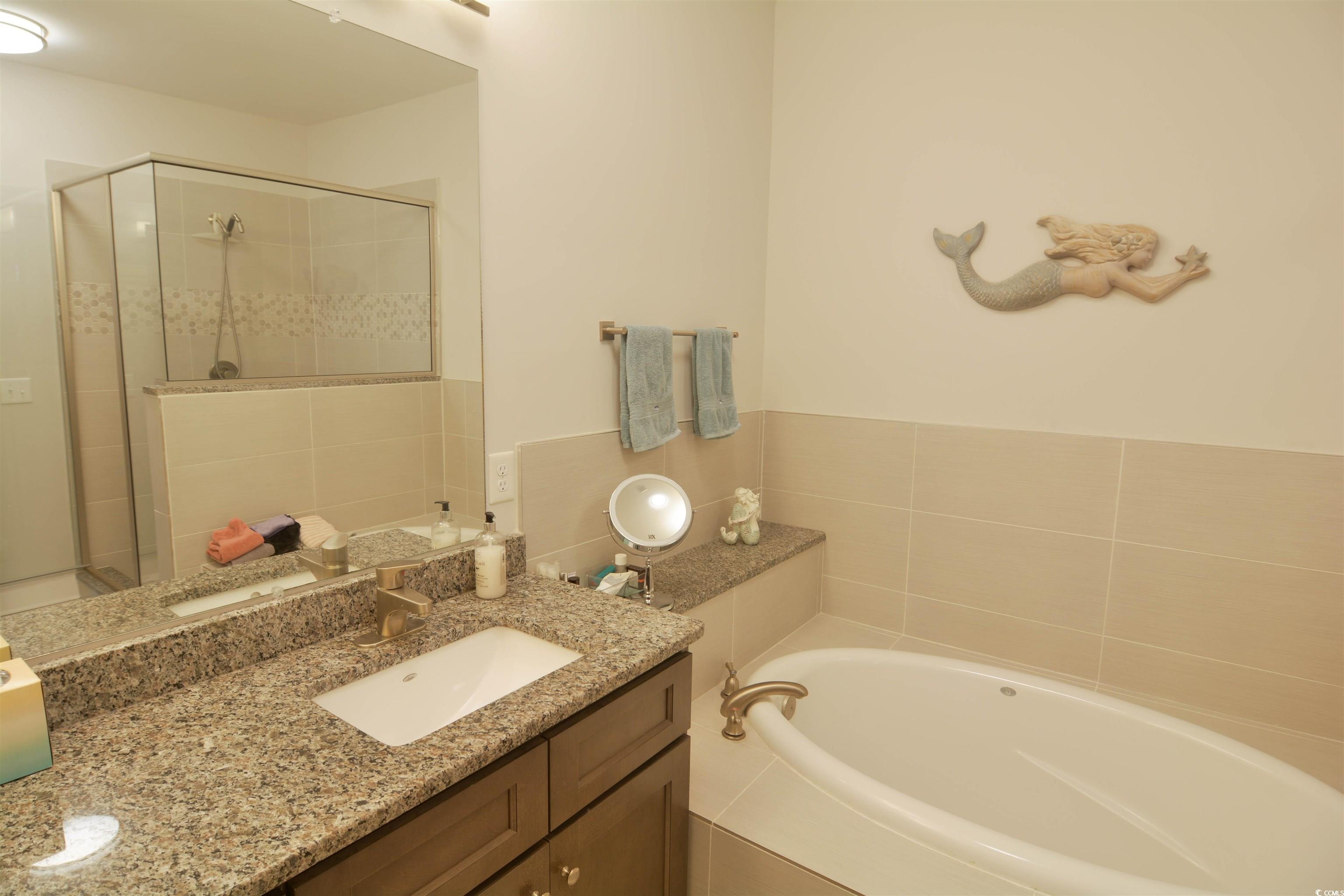 2500506 | Photo 24