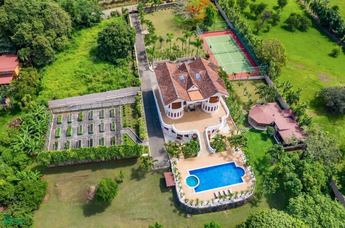 4 bed Single Family Homes For Sale in Atenas, Alajuela - 1