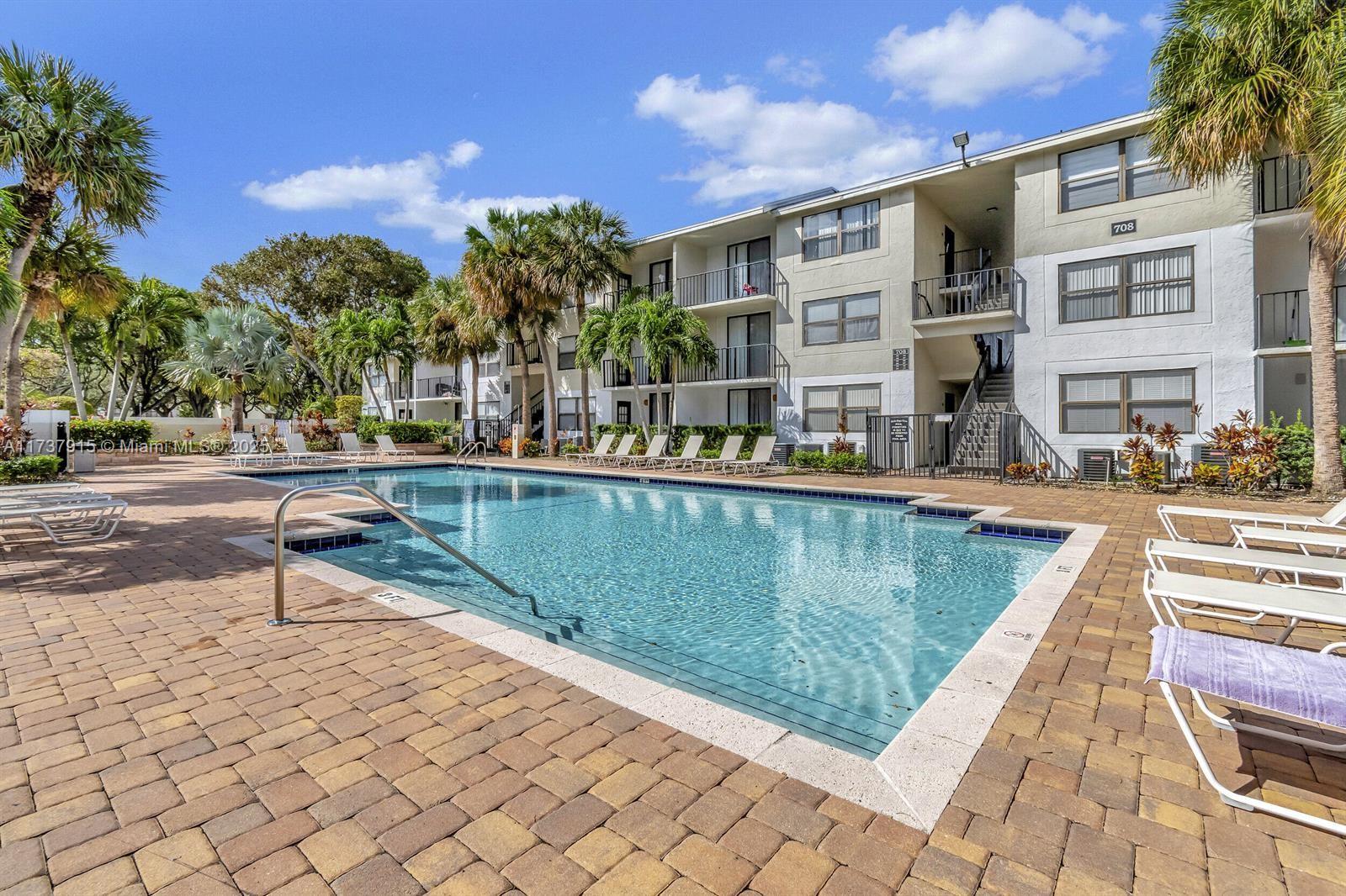 Clear Lake Club Condo