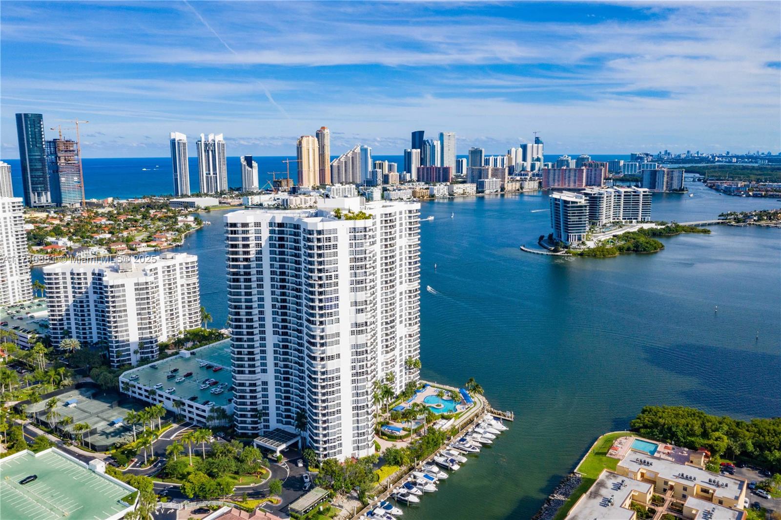 Mystic Pointe Tower 500
