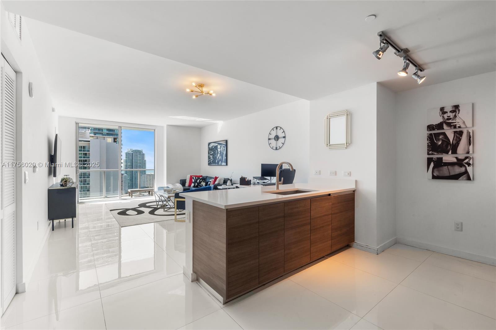 1100 S Miami Ave #3303, Miami FL 33130