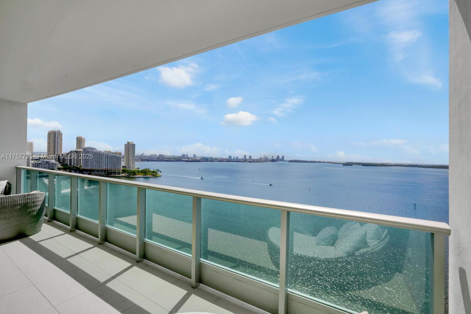 Jade Residences At Bricke