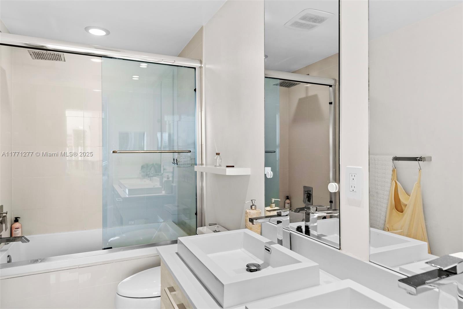 55 SW 9th St #3601, Miami FL 33130