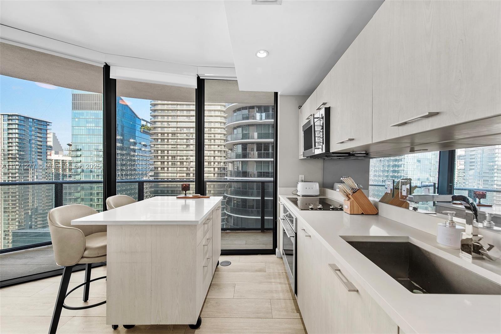 55 SW 9th St #3601, Miami FL 33130