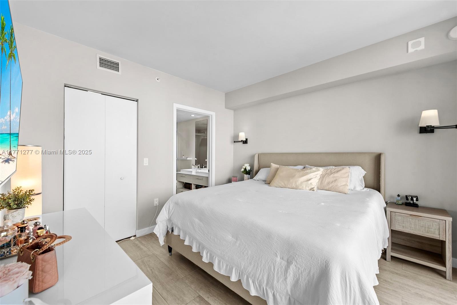 55 SW 9th St #3601, Miami FL 33130