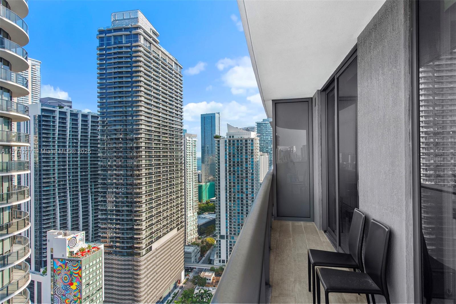 55 SW 9th St #3601, Miami FL 33130