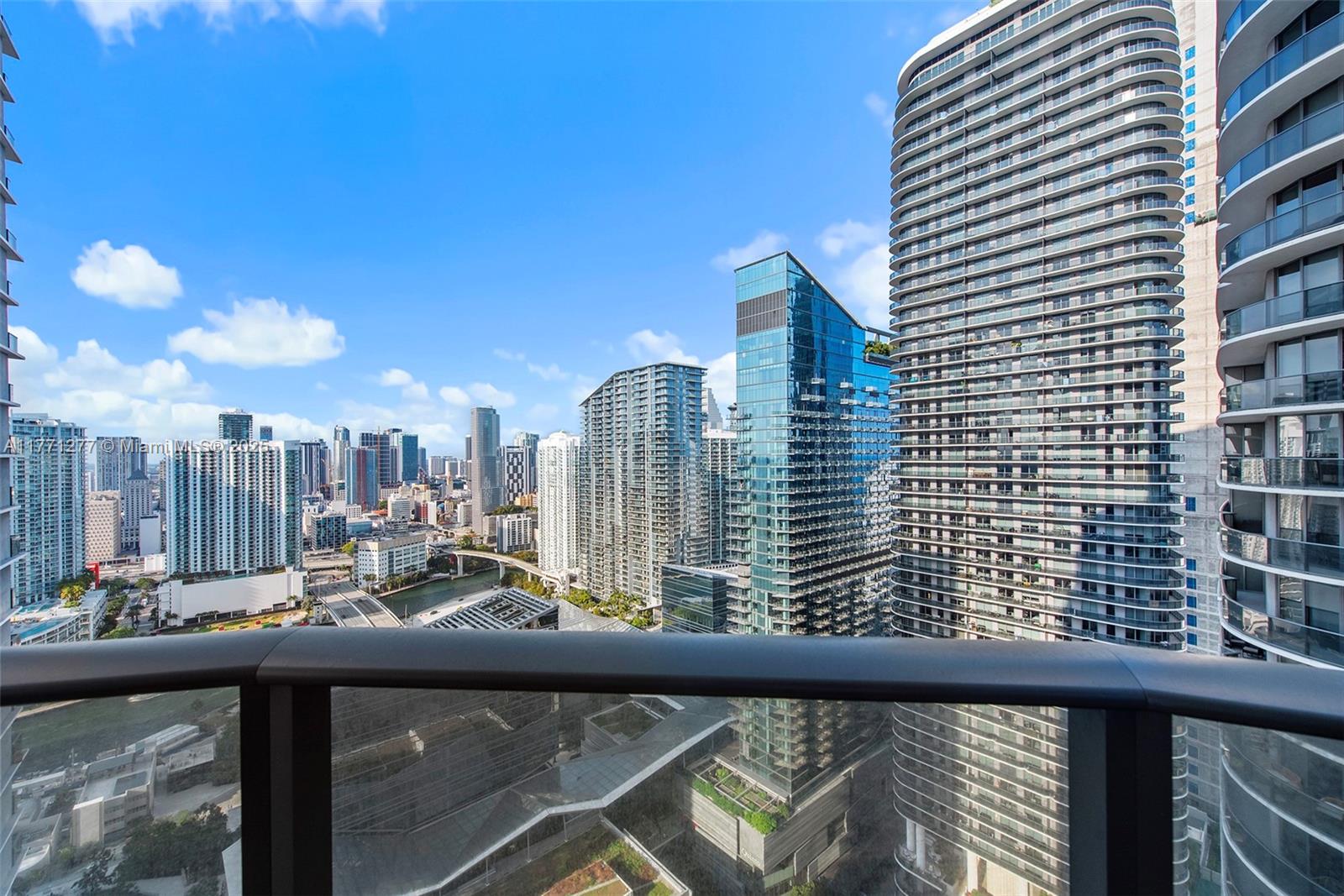 55 SW 9th St #3601, Miami FL 33130