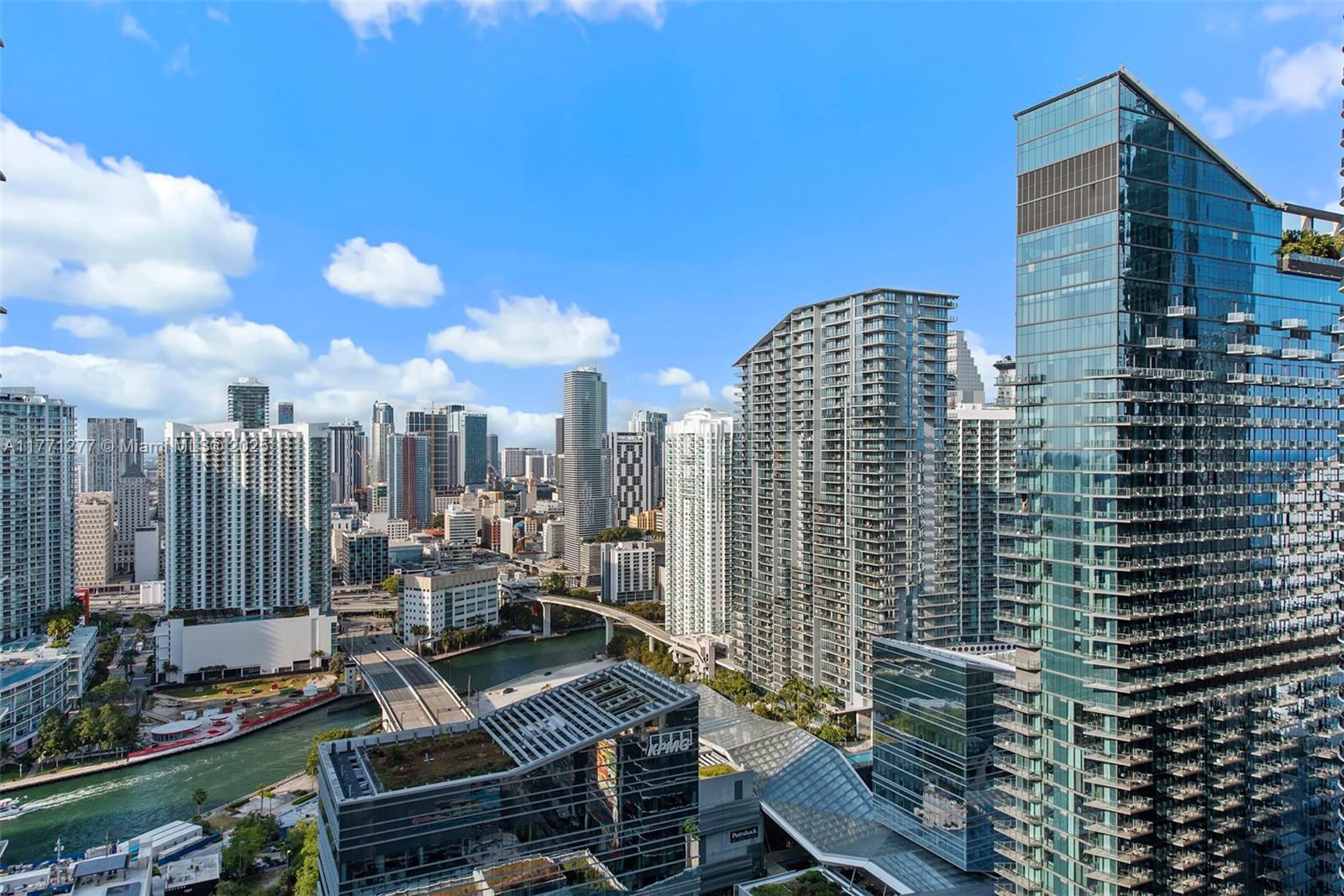 55 SW 9th St #3601, Miami FL 33130