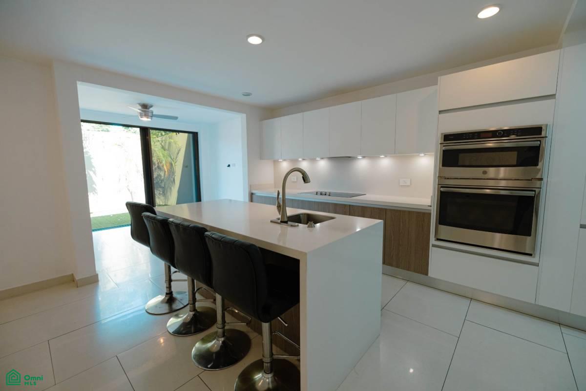 3 bed Condo For Sale in Santa Ana, San Jose - 1