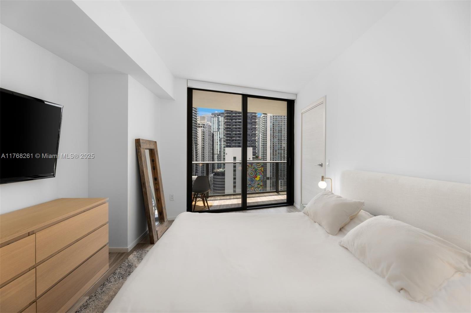 801 S Miami Ave #2102, Miami FL 33130